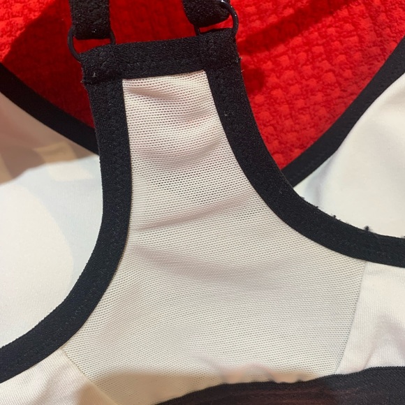 Nike dri fit sports bra - Picture 3 of 5